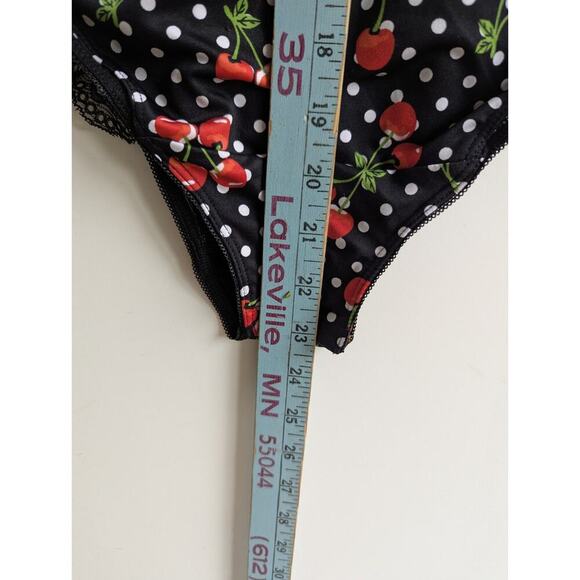 Torrid Womans Bodysuit 2x Bing Cherry Print Bodysuit Corsette Lace Trim Retro - Picture 5 of 8